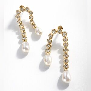 THE PAVE PEARL U STUDS